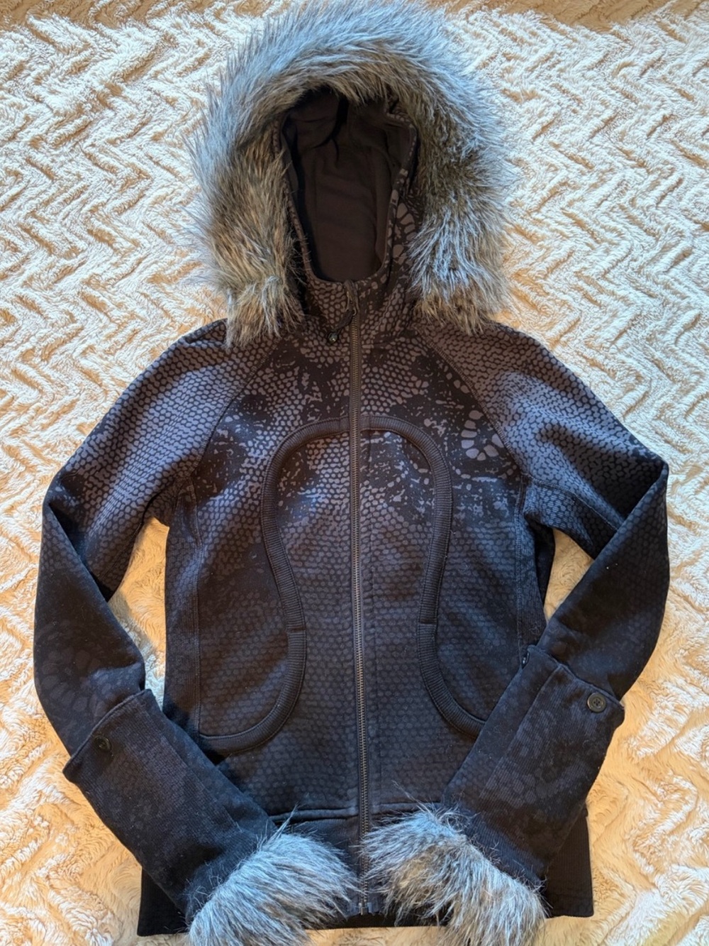 Vintage RARE Lululemon Fur Trim Scuba Size 4